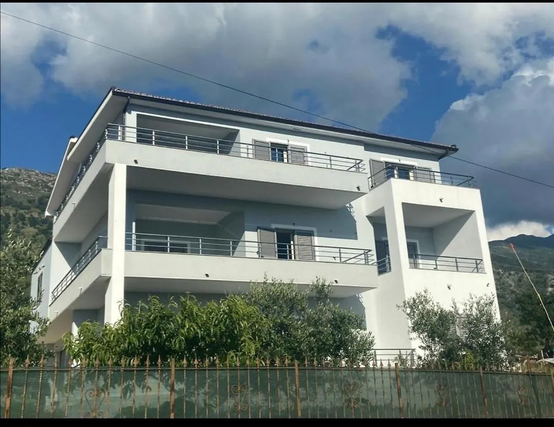 Villa Pulo Tragjas