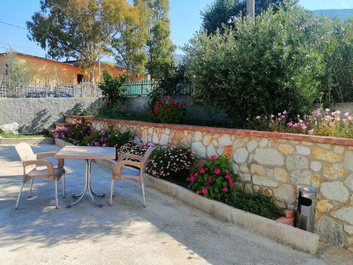 Villa Pulo Tragjas