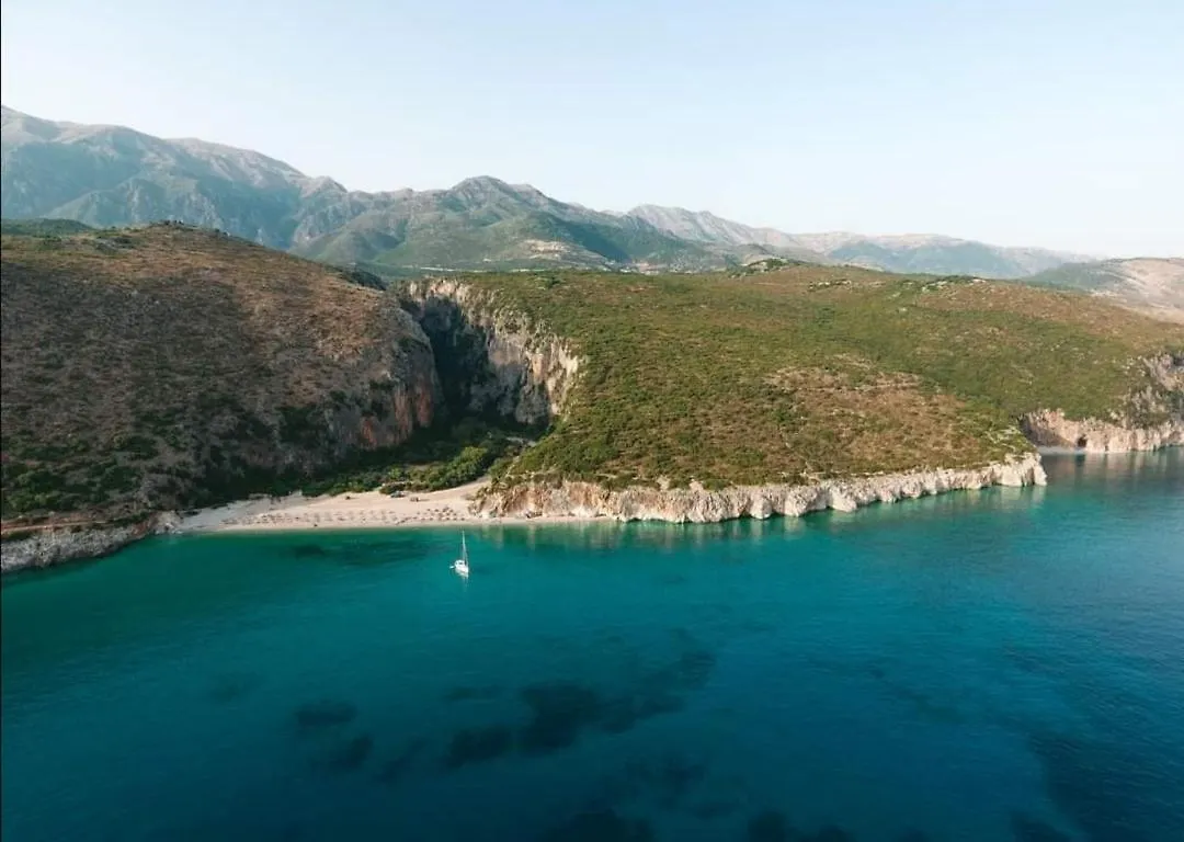 Villa Pulo Tragjas