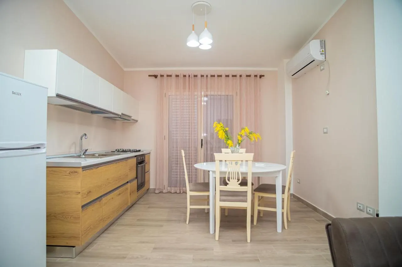 Trajas Villa Pulo 0*,  אלבניה
