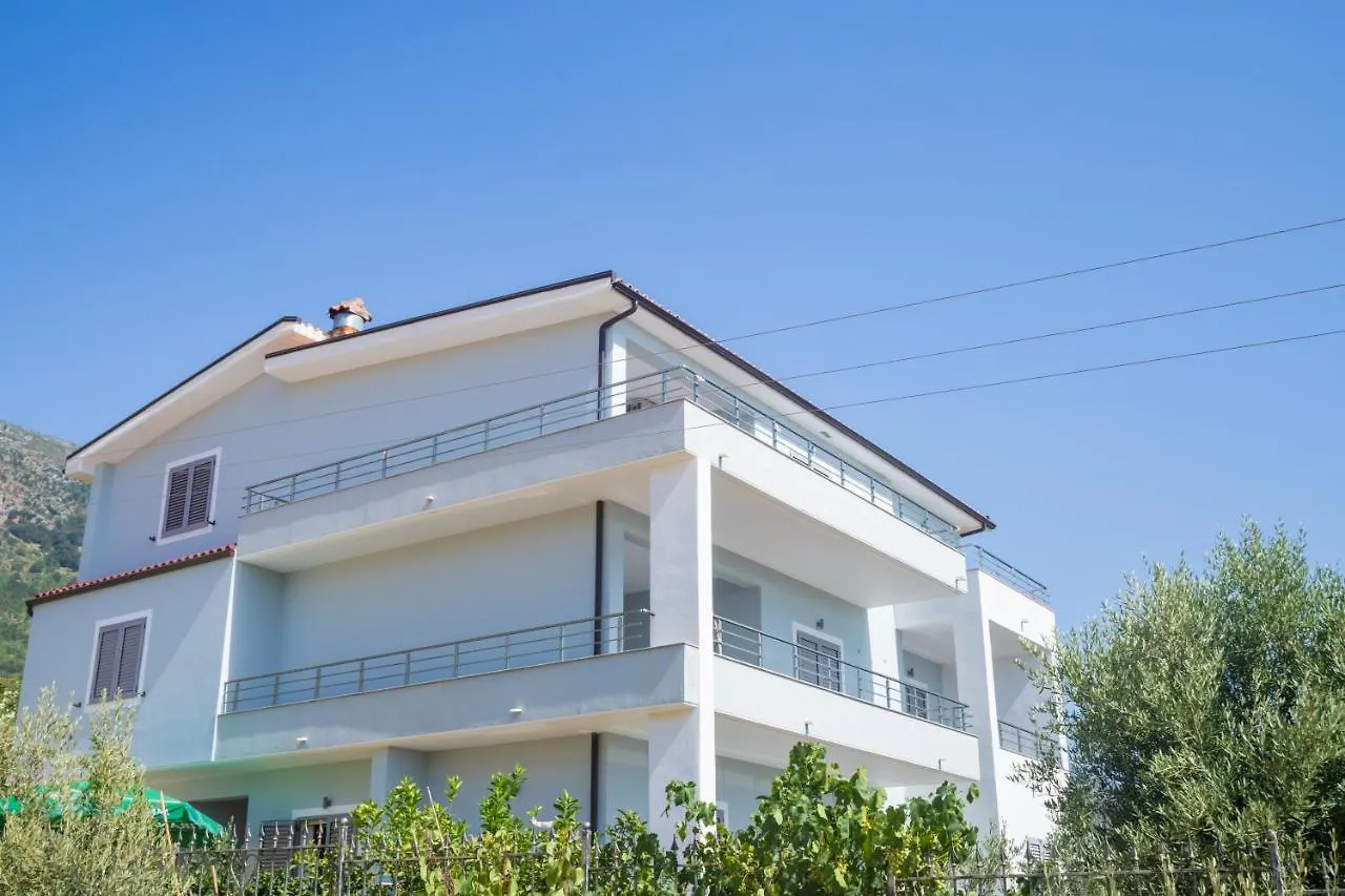 Villa Pulo Tragjas